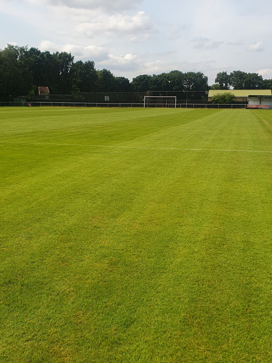 BrushesNwltd's tweet image. Another home game on tonight ⚽️ improving surface slowly but surely.
#nwcfl #grasscutter