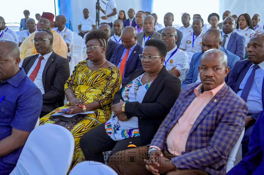 KwaNtare's tweet image. #Burundi Kuri uyu wa 30 Mukakaro, Nyenicubahiro @GeneralNeva yuguruye mu #Kayanza indwi yahariwe Abarundi baba mu mahanga, ku civugo:"Jewe nk'Umurundi nkorera mu mahanga, nokora iki kugira nterere mu gushika ku mbonakazoza y'igihugu cifashe mu 2040, igihugu giteye imbere mu 2060"