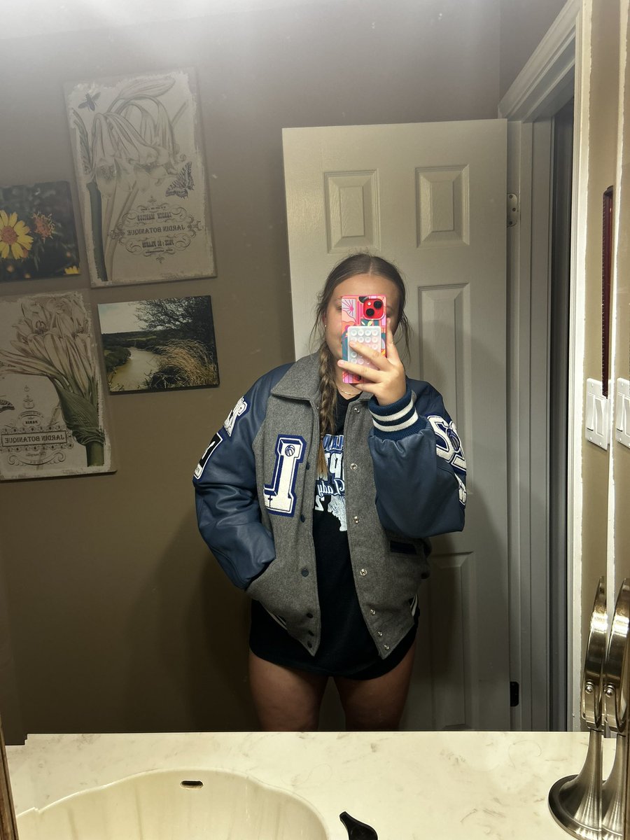 So proud of this girl as she starts her junior year of high school! She got her letter jacket yesterday! Prayers for a good season and year <a href="/kenedi_smart/">kenedi smart</a> and <a href="/Lampasas_/">Lampasas Lady Badger Basketball</a> ! 🏀🦡💙