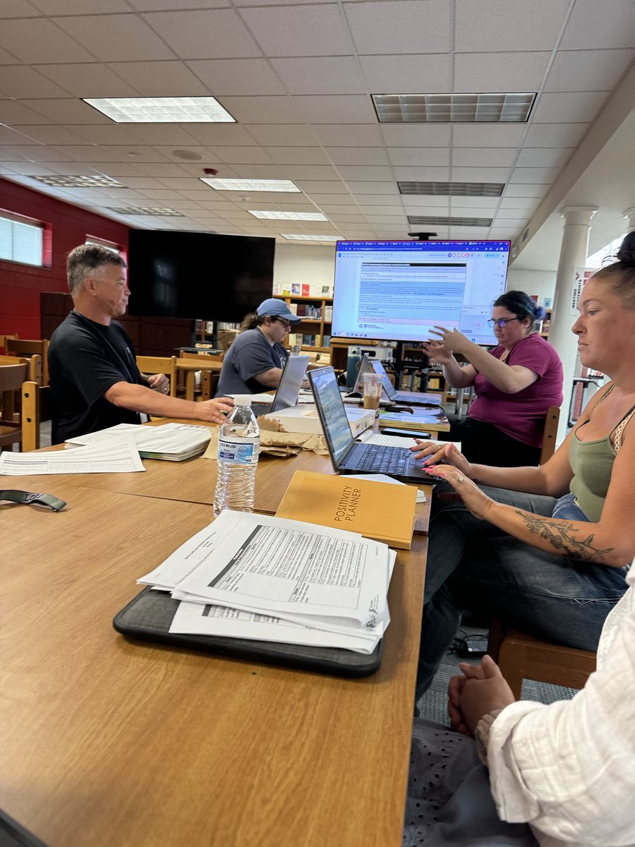 I LOVE instruction and I LOVE discussing ways to better engage students.  This is EXACTLY what the Redhawk science department is working on today!  #itsagreatdaytobearedhawk ⁦<a href="/MonroeHSNC/">Monroe High School (NC)</a>⁩ ⁦<a href="/AGHoulihan/">Andrew G. Houlihan</a>⁩ ⁦<a href="/UCPSNC/">Union County Public Schools</a>⁩ ⁦<a href="/loripeyton/">Lori Leviner Peyton</a>⁩