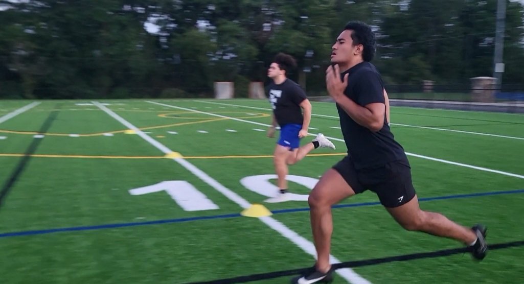 oiler97's tweet photo. 6 a.m. on the turf with two of our FHS Football alumni. Both are preparing for phase 2 of their lives.  College and College Athletics. I'm proud of these two dudes! @isaactuiloma @Elijah_johnson0 #ALLIN https://t.co/QyzN61exZj