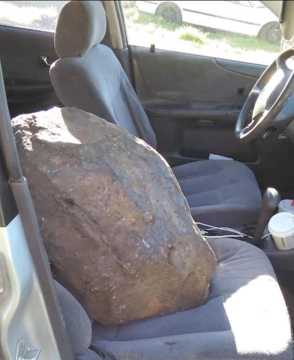 JayRelationship's tweet image. No one wants to talk to a rock. Even if you have little to add, at least acknowledge someone when they are speaking.

#acknowledge #acknowledgment #validate #validation #listen