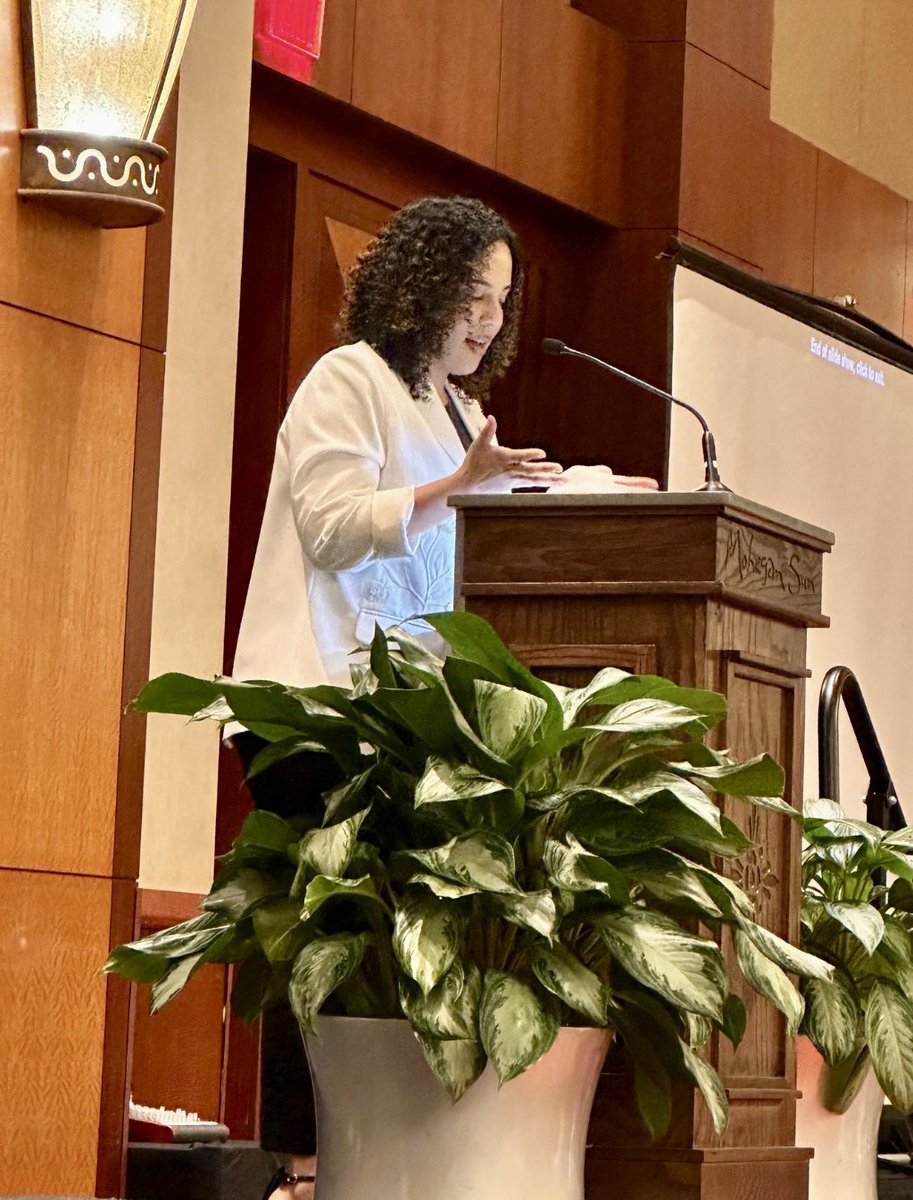 Lauren Danner tweet media