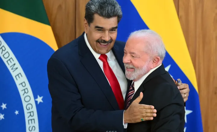 b_depieri's tweet photo. Votaram para entrar no comunismo, e descobriram que não tem como sair votando... Força Venezuela https://t.co/u26iL1ToFW