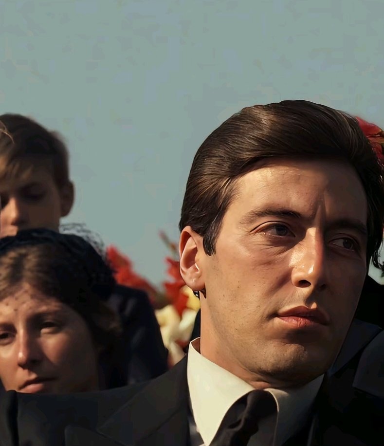 PrincessxPixel's tweet image. Normally I hate it when they made these old photos in 4k but i cant deny how beautiful this is 😍 #thegodfather #alpacino #michaelcorleone