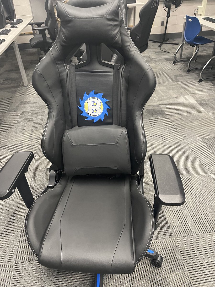 HurricanesSuper's tweet image. The Brooklyn High School Computer Lab &amp;amp; E-Sports Competition Area renovation is complete! Shout out to our amazing team for their work on this project! #FutureReady ⁦@BrooklynSchools⁩