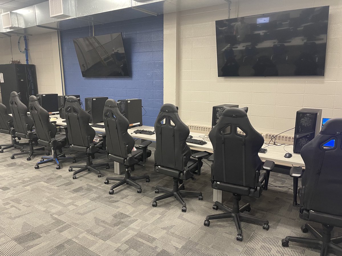 HurricanesSuper's tweet image. The Brooklyn High School Computer Lab &amp;amp; E-Sports Competition Area renovation is complete! Shout out to our amazing team for their work on this project! #FutureReady ⁦@BrooklynSchools⁩