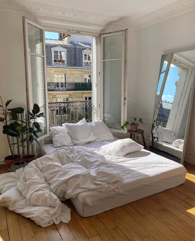 HOUSEPORN___'s tweet photo. Cozy bedroom. https://t.co/WYGWmEAndq