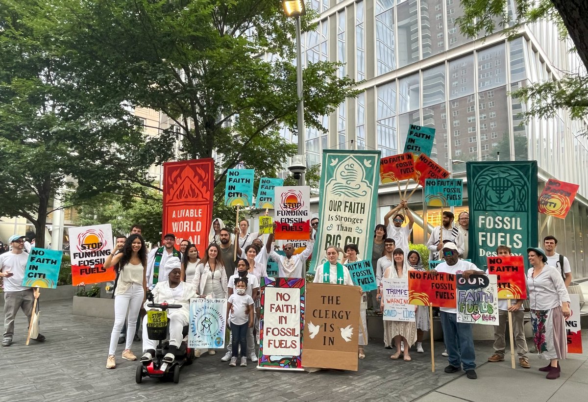 Our faiths teach us that the Earth is a sacred trust &amp; we are responsible for its care. 

Why is <a href="/Citi/">Citi</a> continuing to violate that trust by giving hundreds of millions $ to oil and gas companies? 

We're here telling <a href="/Citi/">Citi</a>: 

We can do better. We must do better!
 
#Faiths4Climate