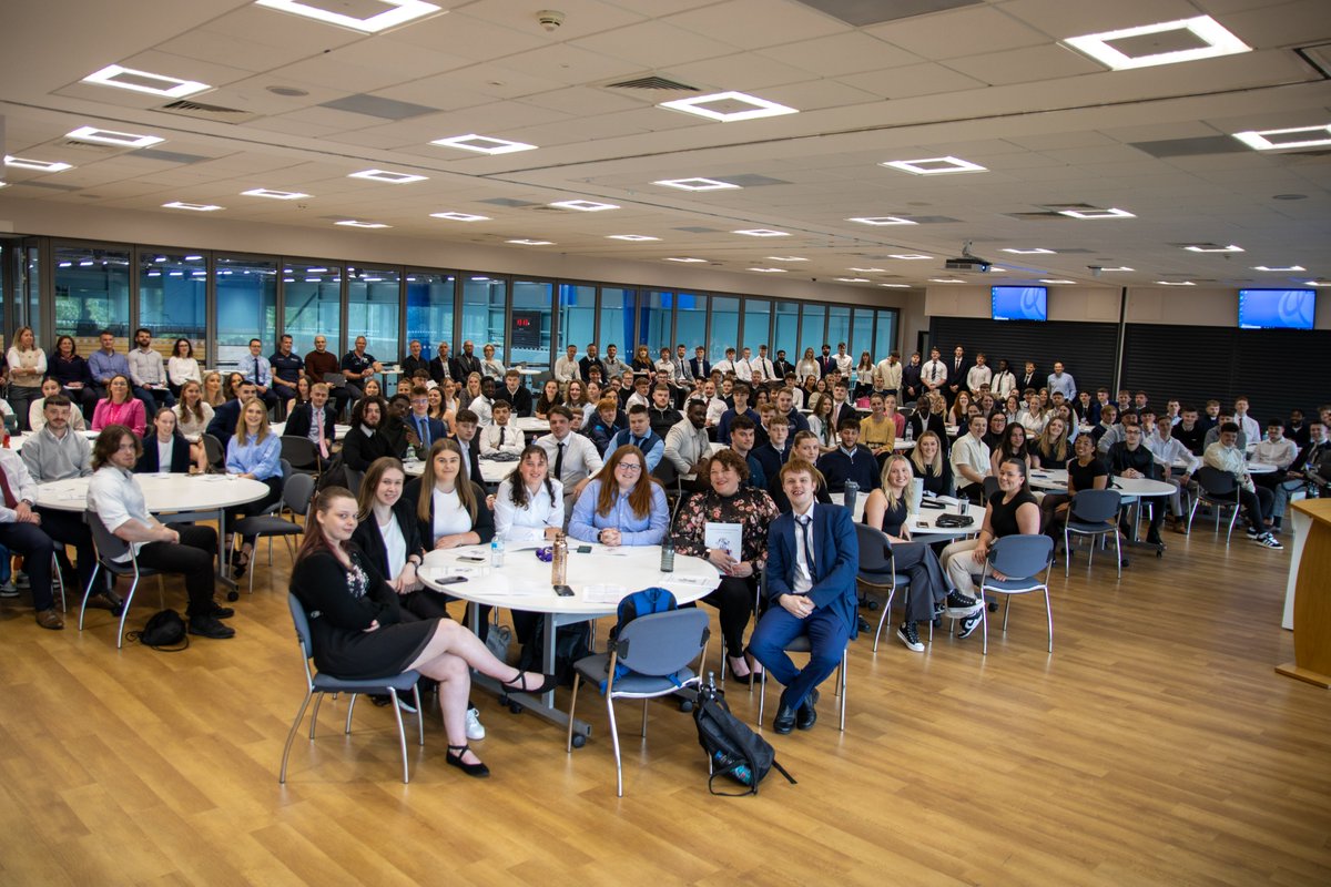It's that time of year again! 2024 <a href="/worcester_uni/">University of Worcester</a> <a href="/UniWorcSSES/">Uni Worc School of Sport</a> graduation. We're really looking forward to seeing our graduants become graduates and celebrate this huge success with them #itcouldbeyou
Congratulations to the #classof24, enjoy your day!