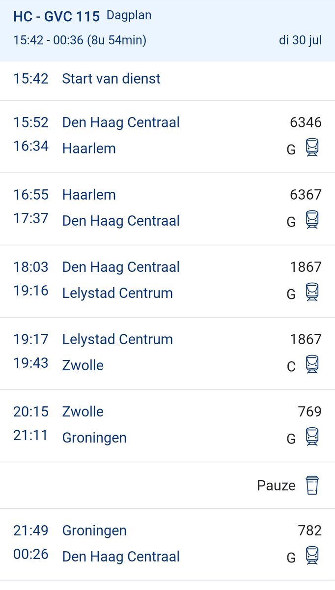PBarlingen's tweet photo. We mogen weer een dagje voor @NS_online. Bellenblaas in m'n tas gestopt om aan kinderen te geven. (Groot succes!! Iedereen wordt blij van bellen. Groot en klein!) Kleine investering, groot blijmakend effect in de trein en op stations. #NSambassadeur #DeReisVanMorgen #Conductrice #AgressieSpoortNiet