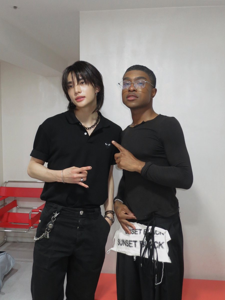 Not us looking at two different cameras 😭 You’re an absolute king Hyunjin, im glad you enjoyed the show. To new friends 🤍

<a href="/Stray_Kids/">Stray Kids</a>