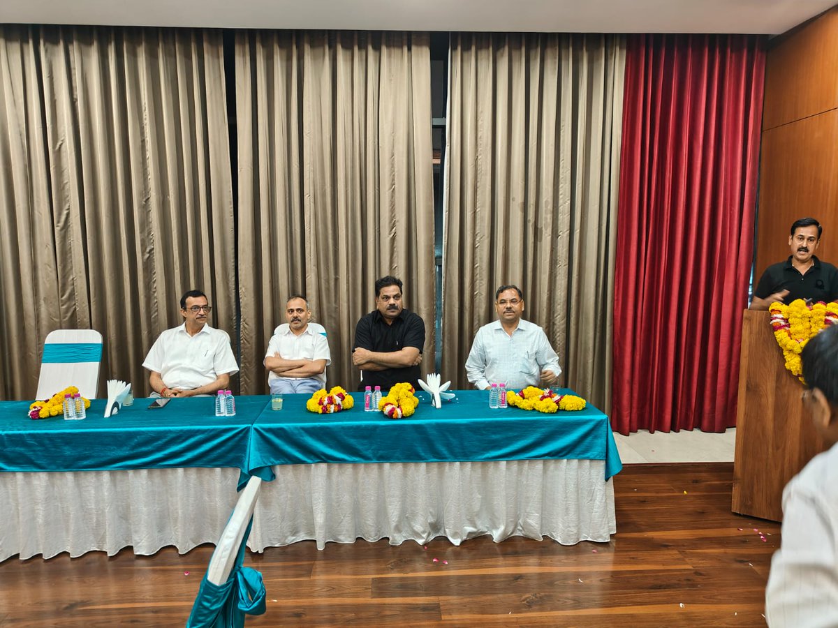 mahenkha's tweet image. Retirement Party Of Security Finance , Expenditure Shri @NareshThakral, IAS.Party Organised by @SIPF department.
#SIPF 
@akhilarora93
#nareshthakral
#financedepartment
#kkpathakias