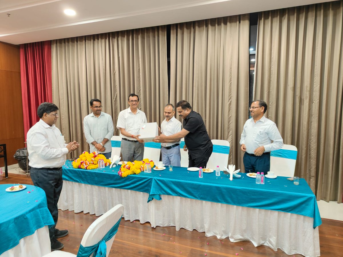 mahenkha's tweet image. Retirement Party Of Security Finance , Expenditure Shri @NareshThakral, IAS.Party Organised by @SIPF department.
#SIPF 
@akhilarora93
#nareshthakral
#financedepartment
#kkpathakias