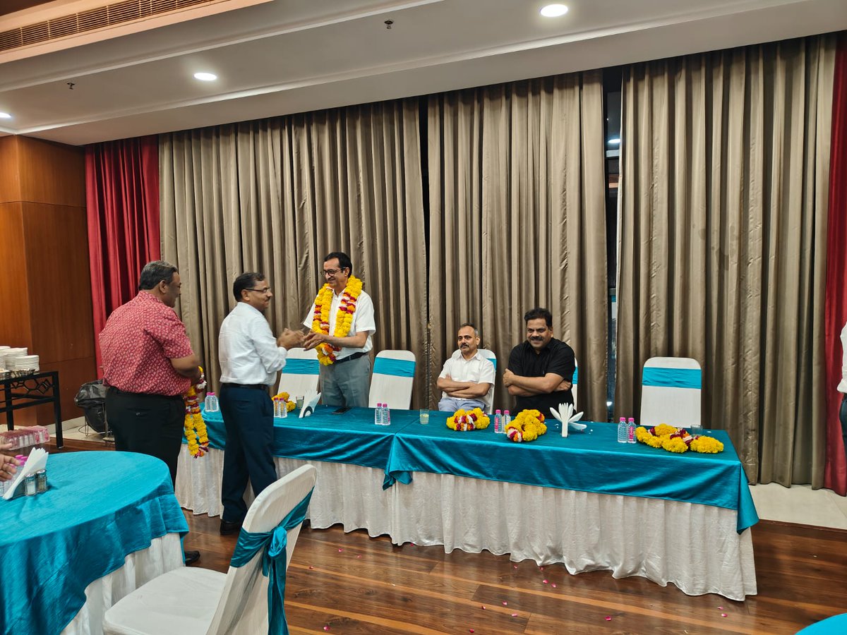 mahenkha's tweet image. Retirement Party Of Security Finance , Expenditure Shri @NareshThakral, IAS.Party Organised by @SIPF department.
#SIPF 
@akhilarora93
#nareshthakral
#financedepartment
#kkpathakias