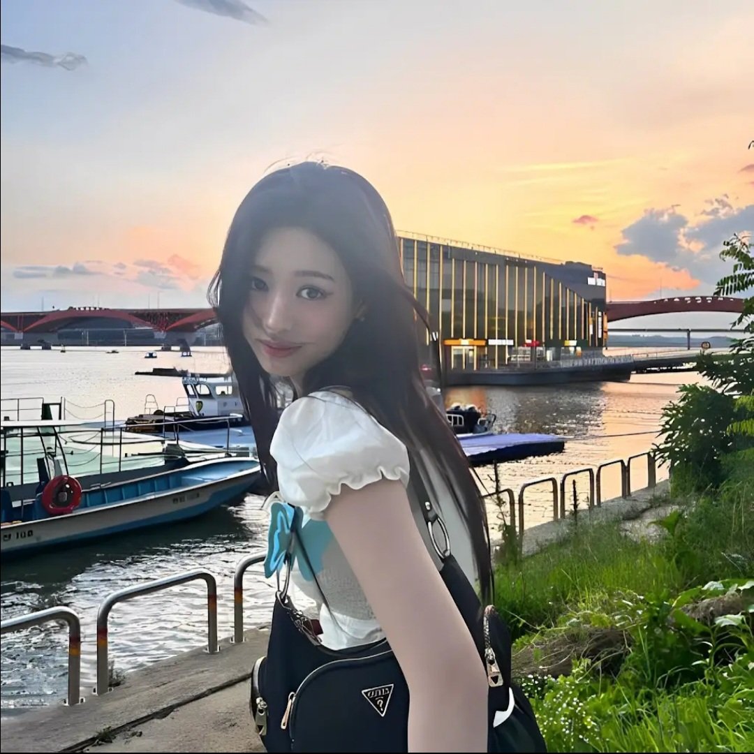 butterflysjhh's tweet photo. #neng ahyeon so pretty ❤️🩹🗯😻🍬🍒 https://t.co/goUD6KPlqy