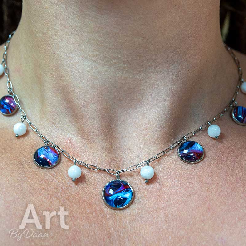 artbydaan's tweet image. Woehieeee, afgelopen maand kon ik eindelijk weer lekker in mijn nieuwe atelier aan de slag en ik heb ZULLLKE gave dingen gemaakt 🥰 welke is jouw favoriet?  

Delen=❤️

artbydaan.nl/sieraden