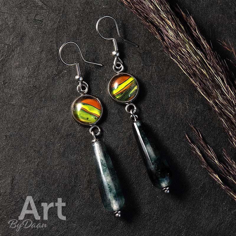 artbydaan's tweet image. Woehieeee, afgelopen maand kon ik eindelijk weer lekker in mijn nieuwe atelier aan de slag en ik heb ZULLLKE gave dingen gemaakt 🥰 welke is jouw favoriet?  

Delen=❤️

artbydaan.nl/sieraden