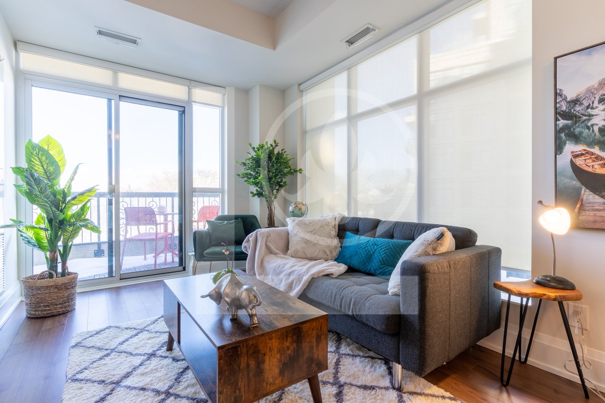 Booking a centrally located, fully furnished suite with housekeeping services in Toronto offers ultimate convenience and comfort. Enjoy a luxurious, hassle-free stay with easy access to top entertainments, while housekeeping keeps your space immaculate. 

#TorontoLuxurySuites