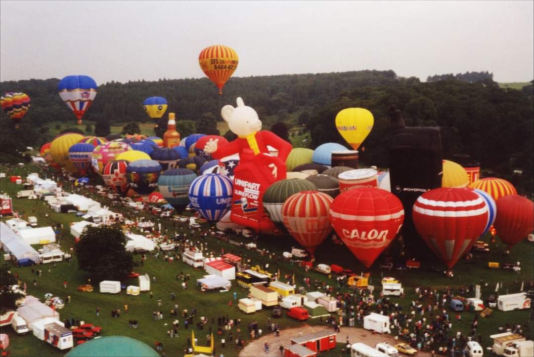 Bristol Balloon Fiesta: Through The Years 1990 - 1999 photo album link below.

facebook.com/share/p/xUNjqt…