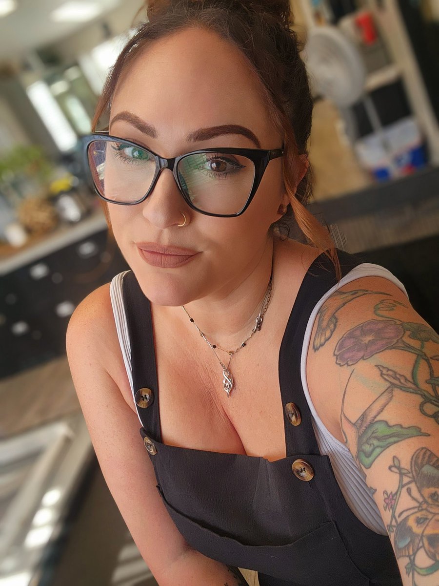 FavoriteAltGirl's tweet photo. Tuesday Vibes ❤️

#TuesdayEnergy #findomswe #coffee https://t.co/meZwLupcsk