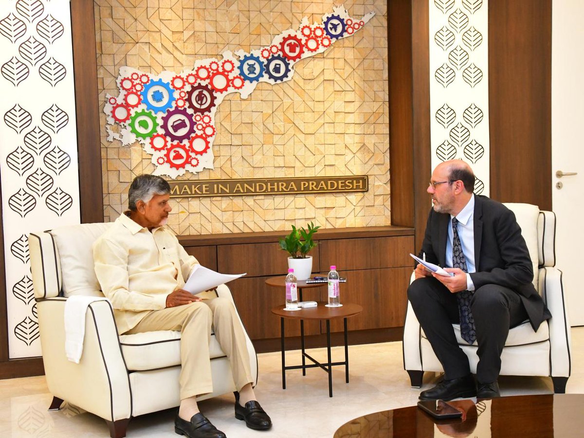 The GoAP looks forward to seeking Prof. Kremer's expertise, particularly in clean water supply to AP's rural areas. In collaboration with <a href="/EvidenceAction/">Evidence Action</a>, the Dept. of Rural Water Supply will soon begin in-line chlorination on a pilot basis in 500 villages. (2/2)