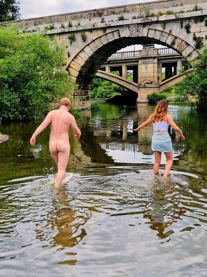 VentureUnbound's tweet photo. On #InternationalDayOfFriendship we're grateful for making memories with friends who accept us as we are 🧑‍🤝‍🧑

#BodyFreedom #BodyAcceptanceMovement #Nudist #NakedInNature #TuesdayThoughts https://t.co/VHGioqaHJ7