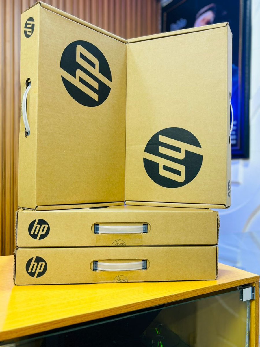 ClemxTech's tweet photo. Brand New HP DRAGONFLY G2 Notebook PC 
11 Gen Intel(R) Core(TM) i7-1185G7 @ 3.00GHz
Touch screen enabled 
512Gb SSD Drive 
16Gb RAM 
KEYBOARD LIGHT 
FINGERPRINT
Available in bulk

PRICE: N900,000 

#ManuBhaker #OlympicGames #Olympics #BigBrother #computer #technology https://t.co/OLqWYc1RwT