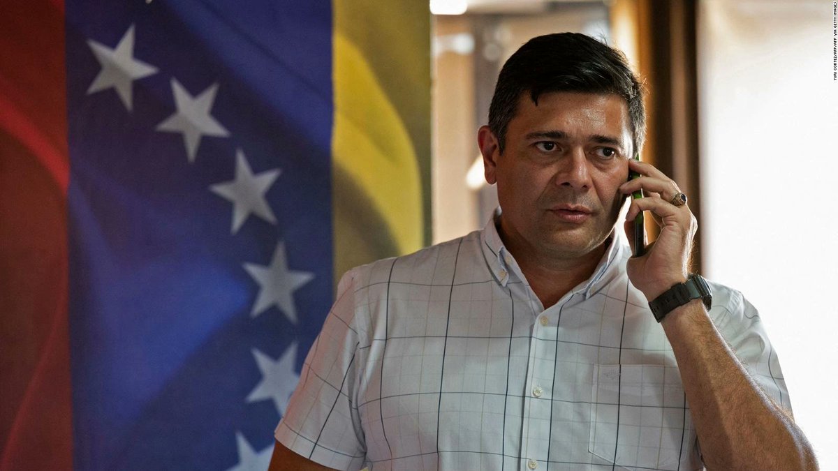 mysteryWN's tweet photo. 🔴🇻🇪 VENEZUELA - #ULTIMAHORA
🚨💥SECUESTRO DE UN DIPUTADO HACE UNOS MINUTOS

Un grupo de funcionarios desconocidos y encapuchados se acaba de llevar al Diputado Freddy Superlano hace minutos en Sebucan. Empieza la tactica de todo dictador de detener y eliminar a todo aquel que piense distinto.

📲Síguenos si quieres estar al día de todas las noticias de actualidad y que no encontraras en otros canales @mysteryWN