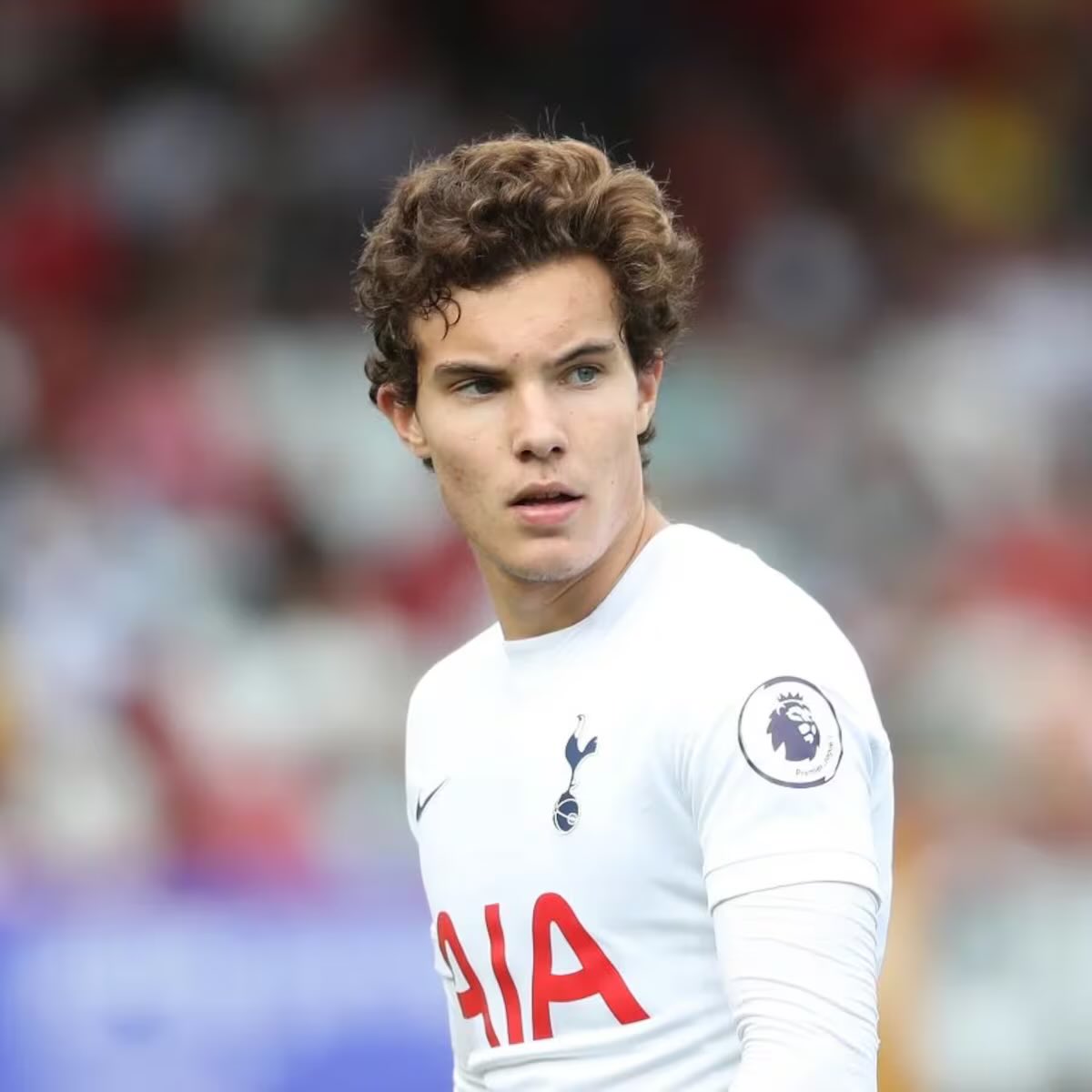 josemgopar's tweet photo. 🔍 ANALIZAMOS a Yago Santiago, nueva incorporación del @elchecf.

El joven extremo gallego jugó en el filial del Tottenham la temporada pasada y lleva en el club inglés desde los 15 años.

🧵Breve hilo para conocer al tan esperado segundo fichaje de la temporada.

#ElcheCF https://t.co/cX9ZJMpmZC