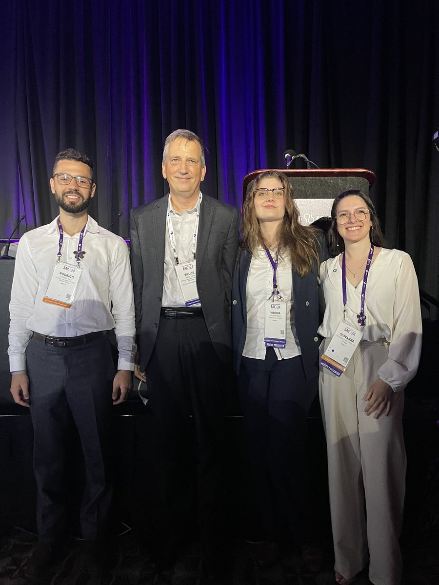 Lightning presentation: <a href="/zimmerneurolab/">Zimmer Lab</a> is in the house! So proud of all of you 💕 Great job, everyone! #AAIC2024