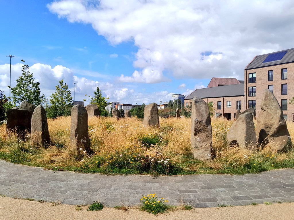 FordHev's tweet photo. A quick visit to Sighthill stone circle to make the most of a sunny day, while it was quiet today it's fascinating to see the tells of activity here! #urbanprehistory #sighthillstonecircle #modernmonuments https://t.co/bKFpXrbJFO