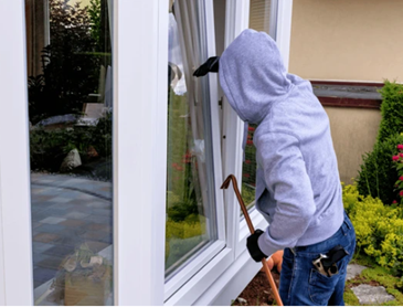 Just a reminder to all our residents, with the warmer weather more of us are starting to leave our windows open.
 Please remember to close your windows when you leave the house and not make yourself a target for burglars.
#crimeprevention.