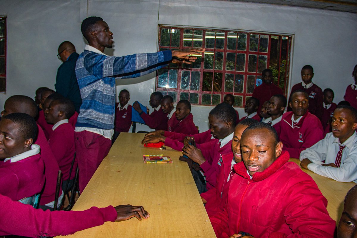 Shughuli ya kila siku! 
KISWAHILI kitukuzwe, 
Kuzsa kiswahili, 
#tukuzekiswahili