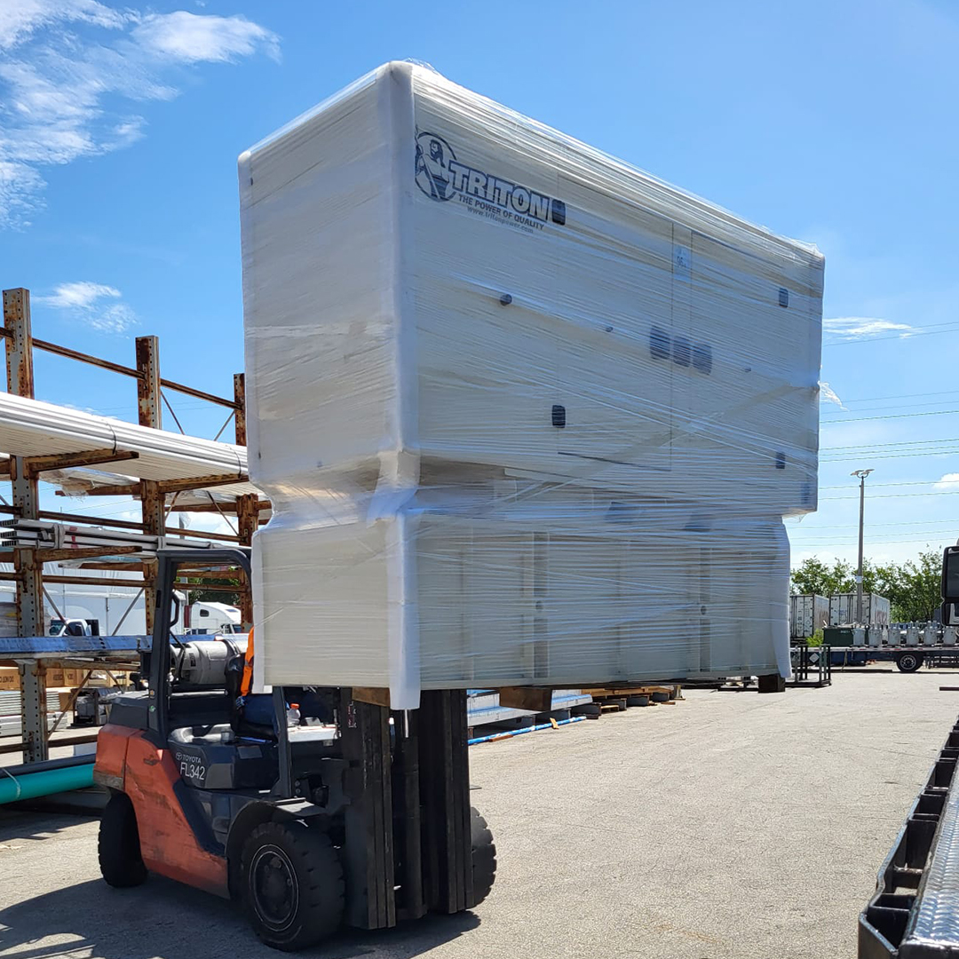 GoPowerGen's tweet image. Secured and ready to go! 🚛🔒 Our 55kW Perkins Enclosed Generator is all wrapped up and headed to its new home. #GeneratorDelivery #SecureTransport #CustomerSatisfaction #DieselGenerator