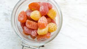 JournalDental's tweet image. Gummy vitamins or gummy villains? 🦷 While they might be tasty and convenient, are gummies really good for oral health? Share your thoughts and experiences on the potential risks! Let&apos;s spark a conversation about oral hygiene and healthy habits. #oralhealth  #gummies #chewables