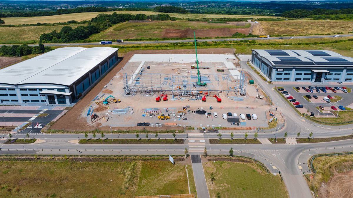 fairhamlife's tweet photo. 🚧 Progress Update 🚧 

We are pleased to announce significant progress on Unit A2 at Fairham Business Park. 

This 100,000 sq ft facility, being developed for our client @ABBelec is taking shape as planned.

#FairhamBusinessPark #Construction #Progress https://t.co/7dqPihNbx8