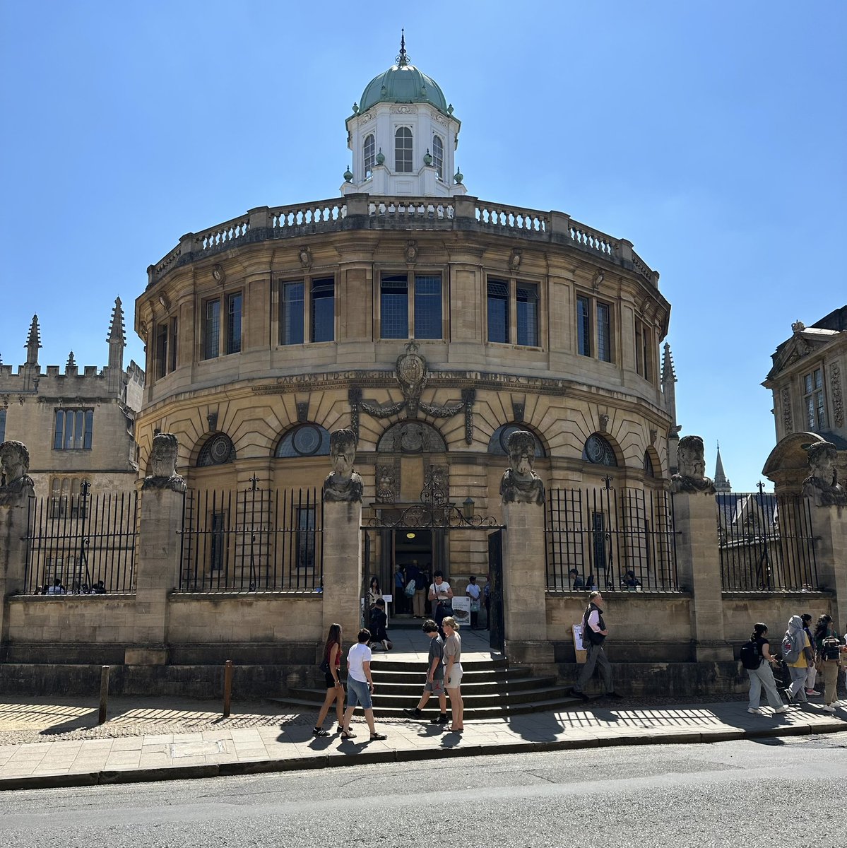 There will be a ‘Geography at Oxford’ webinar for the parents, carers and guardians of prospective applicants for our undergraduate geography degree from 6-7pm on Tuesday 27th August. Please sign up on our website by midday 12th August:

geog.ox.ac.uk/study/undergra…