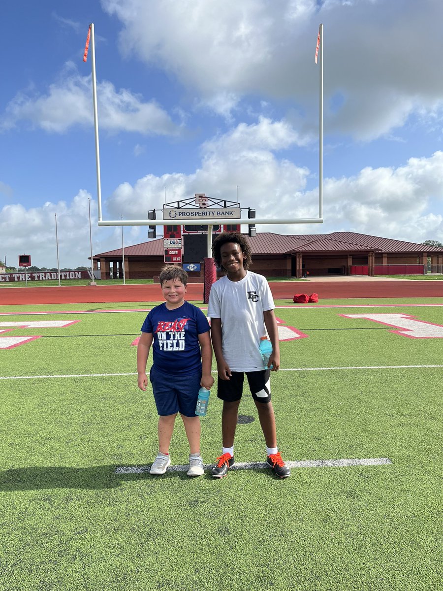 Congratulations to Ben Wortham and Xavier Oruonyehu for being our day 2 Campers of the Day for the 3-6th graders today!
#UMW <a href="/CoachTReeve/">Travis Reeve</a>