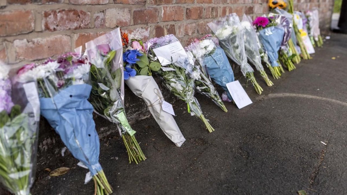 Newsflash366's tweet photo. Southport Shocking Stabbing : A third girl has tragically died !!

https://t.co/y0kxUUYBCl

#News #UnitedKingdom #southportattack #TaylorSwift #UK #Crime https://t.co/1CtCWaGh6C