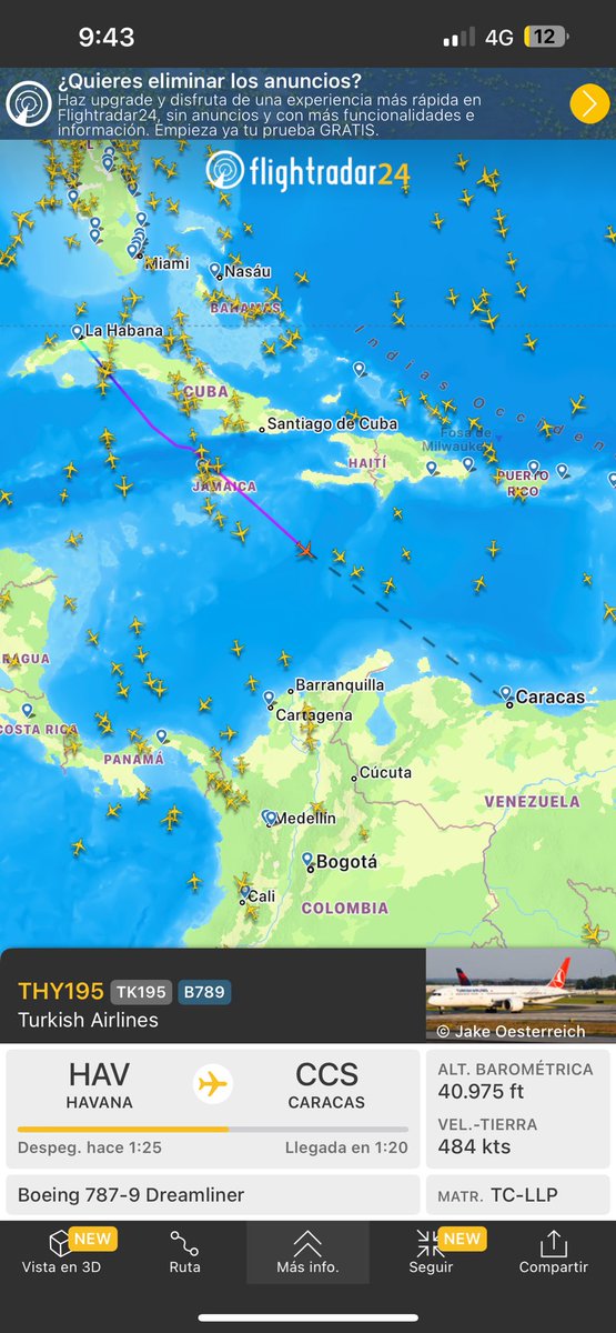 RoxangelaD's tweet photo. ATENCIÓN!!! URGENTE 
segundo avión en pleno vuelo habana-cuba hacia Caracas-Venezuela en menos de 8 horas el primero aterrizó en Caracas a las 4 AM y este aterriza a las 12pm 
OJOOOOOO DIFUNDAN 
estos van a ser los que acompañen a la marcha del dictador!!! https://t.co/TmTUUwzhCN