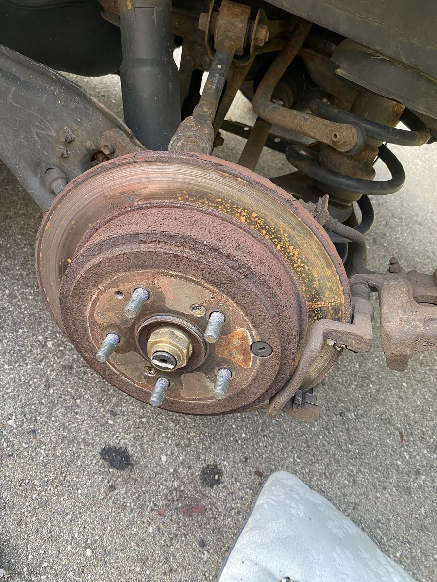 Allen___Gamble's tweet photo. Heard something not right when I was pressing on the brakes… holy cow was I in for a surprise #Pilotisstillalive #4now https://t.co/THHYzMXp0K