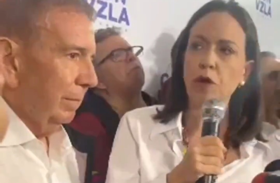 La sayona🤡de María Corina Machado solicitó al genocida de Netanyahu que invadiera el país y atacará con bombas y misiles. A esta psicópata y terrorista no le interesa que mueran mujeres y niños. Ella es una criminal que ha atentado contra Venezuela.
#CarcelParaLaSayona #30 julio