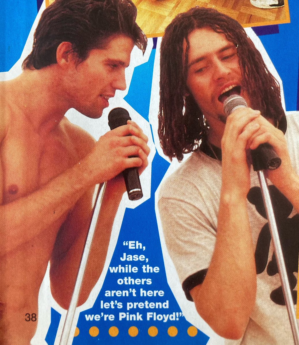 90s_take_that's tweet photo. “Eh, Jase, while the others aren’t here let’s pretend we’re Pink Floyd!” #dougietuesday #donage
🧡💜🧡💜🎤
📷 @takethat Official Fan Club Magazine
#takethat #howarddonald #jasonorange #throwback #lookatus #90s #90snostalgia #90stakethat #takethatlegends https://t.co/3ew8hzaTBe