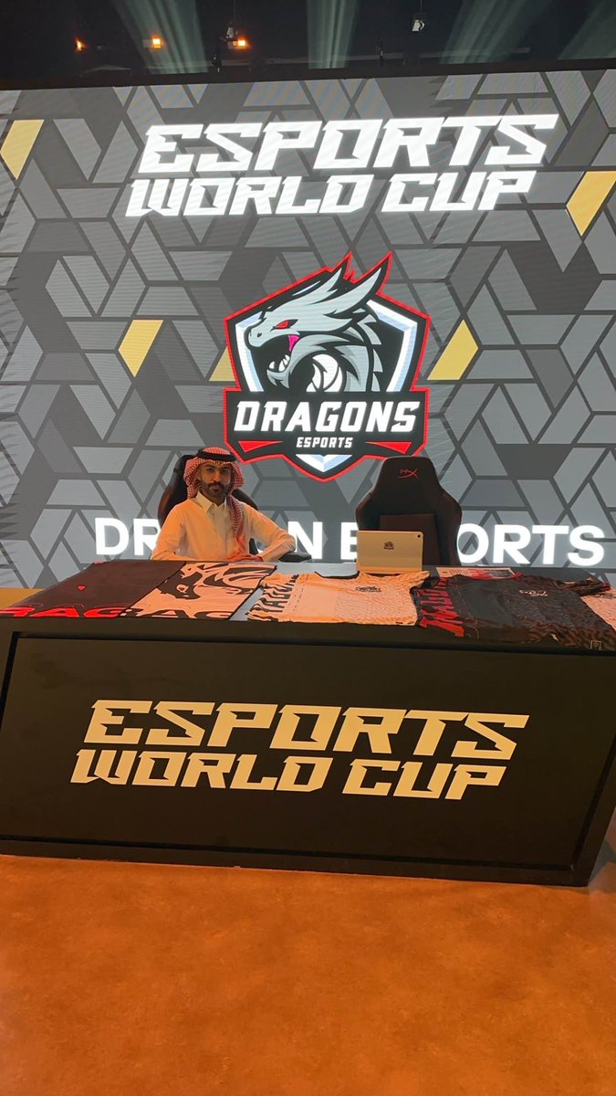 DragnseSports's tweet photo. تشرفنا بالأمس بتواجدنا في بوث "DRAGONS" بمقر "STC PLAY GAMING HALL" للتعريف بالنادي واستعراض الفرص والمنتجات وتوزيع الهداية للزوار 🎪✨
 
شكراً @EWC_Festival على الدعوة 💌
 
#EWC #EsportsWorldCup https://t.co/zGUp8kGBTJ