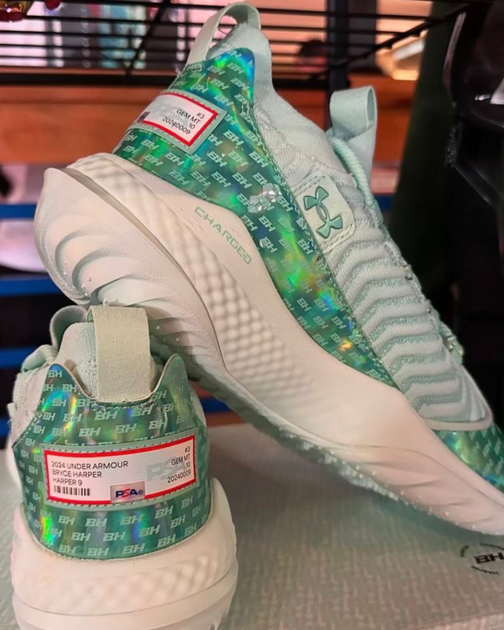 The Collectibles Guru on X Bryce Harper wore trading card inspired cleats in his game last night. The cleats were a collab between Harper Under Armour PSA. https t DUR2U5QtXB X