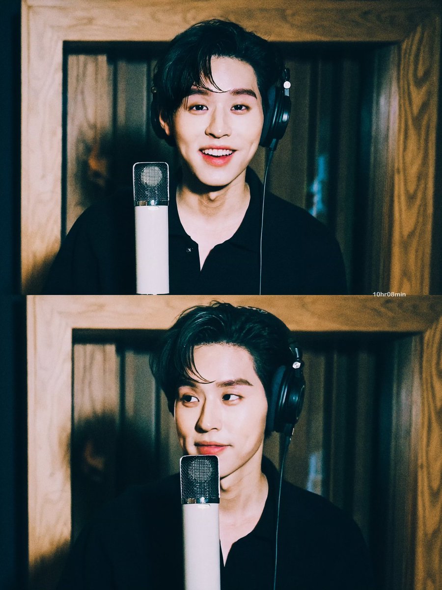 10hr08min's tweet photo. 🎤

#Bbillkin https://t.co/9u5svtyXVR