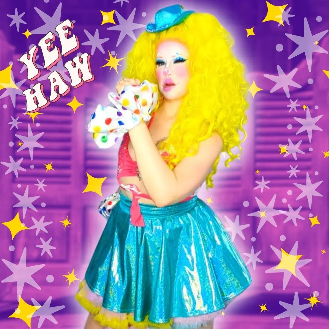 GIDDYING UP INTO THE WILD WEST SPIRIT 🎠
YeeHawve Yourself a great day! 🤠😜

📣 @ Chicago  August 9th for the Clown Peepshow Rodeo at @thenewporttheater ! 🤡

🌟 All-star clown cast including @alterior.motive1 @bubbaboomdrag @bowiegonebatty_ @lisasweets… instagr.am/p/C-DRDf1RxGC/