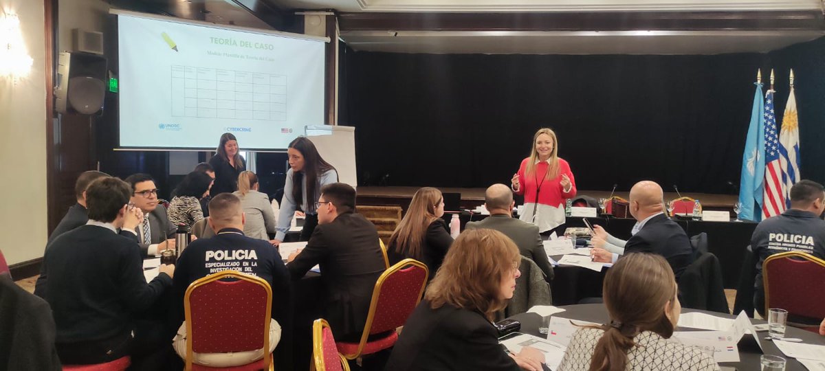 Sesión de ejercitación en topicos de Teoría del caso con las genias de <a href="/amalliaud/">Alejandra Alliaud</a> , <a href="/danydupuyok/">Daniela Dupuy</a> y <a href="/MarianaKiefer/">Mariana Kiefer</a>