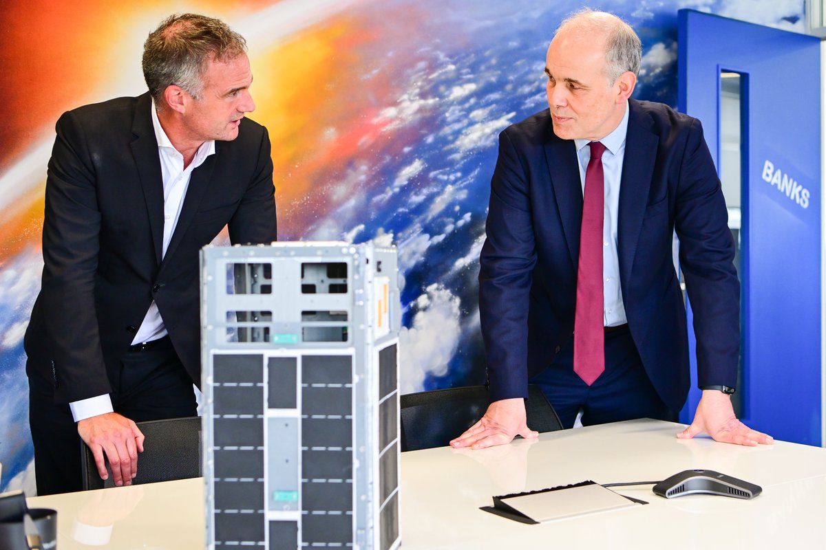 AACClydeSpace's tweet photo. We had the pleasure of hosting the UK Secretary of State for Science, Innovation and Technology, @peterkyle, in our #Glasgow office last week for a tour of our facilities and spoke about the UK Space economy, job creation in the sector and how we are #MakingSpaceForOurFuture. @SciTechgovuk #UKSpace #spacesector #spacecareers #spacetech #spaceisawesome